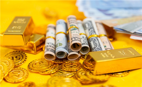 台积电(TSM.US)业绩稳健却面临双重挑战，估值高企竞争加剧