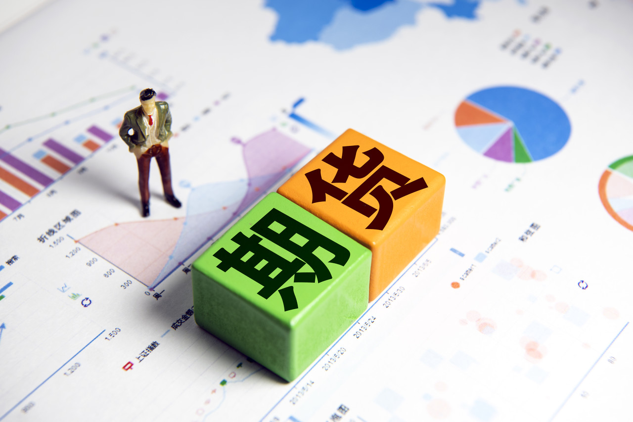 强化路灯维护 护航赶考路